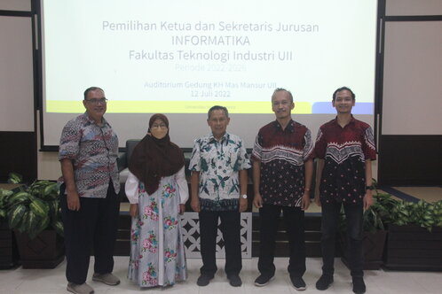 Dr. R Teduh & Sheila, Terpilih Pimpin Jurusan Informatika